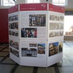 Infotafeln der Ausstellung in der Bibliothek